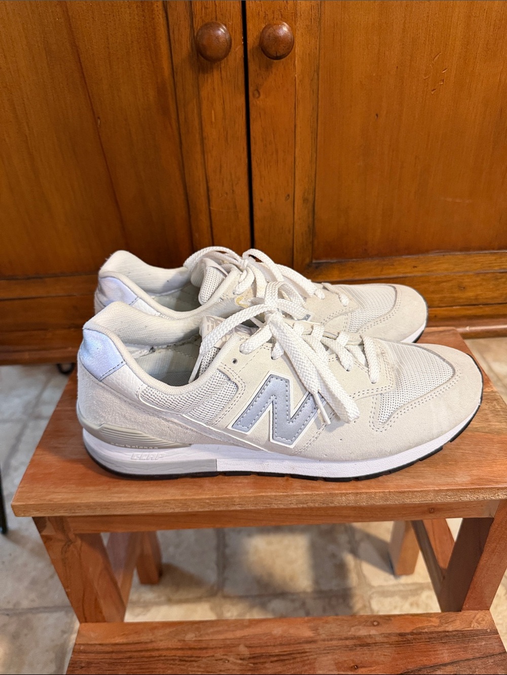 New Balance 996